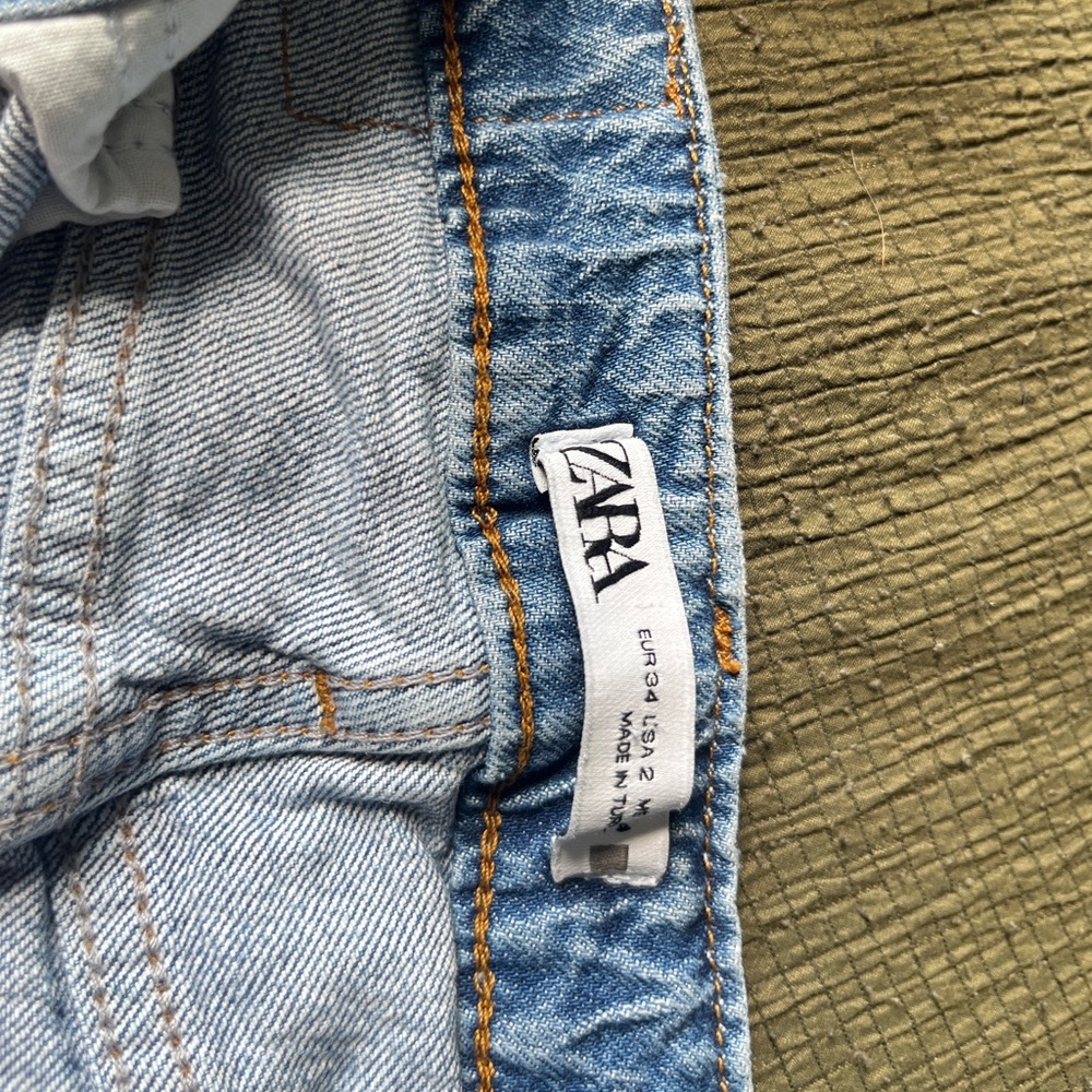 Blue denim jeans from Zara size 2 women’s.